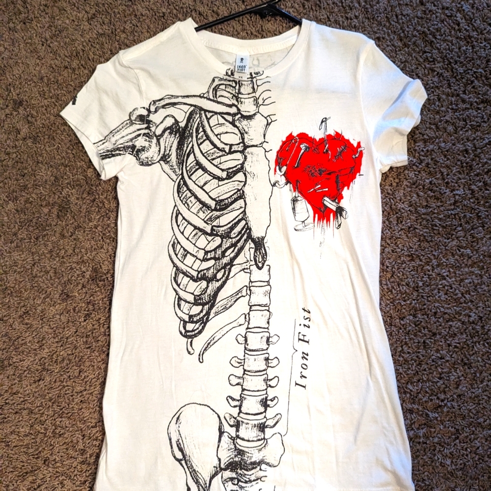 Iron Fist Skele­ton T Shirt Size XL
